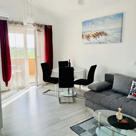 Tina * Murvica (Policnik)