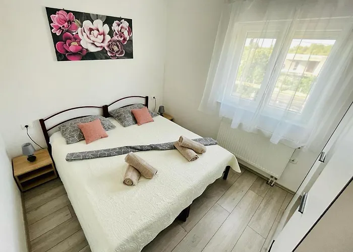 Apartment Tina Murvica (Policnik)