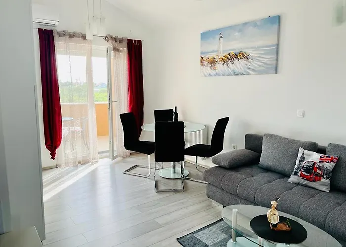 Tina * Murvica (Policnik)