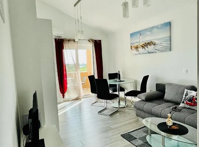 Tina Apartmán Murvica (Policnik)